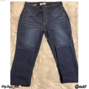 Sonoma Womens Skinny Jeans Size: 4R/ 8/Medium Color: Burgandy Skinny